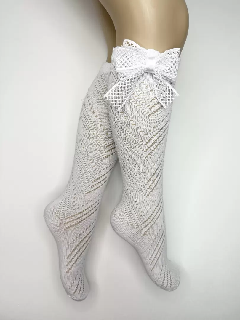 Dresuri tricotate cu fundiță