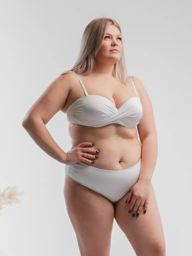 Costum de baie alb lucitor