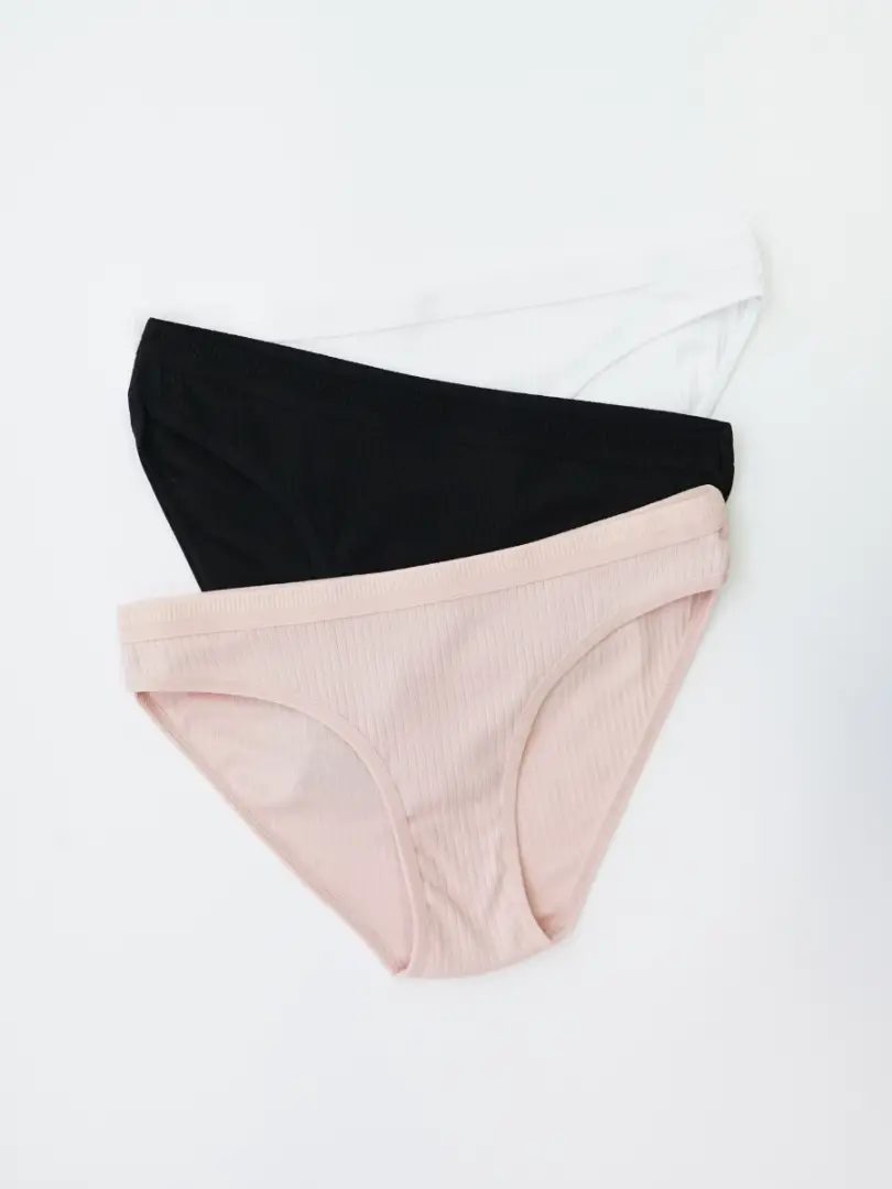 Chiloți din stofă reiată pentru femei