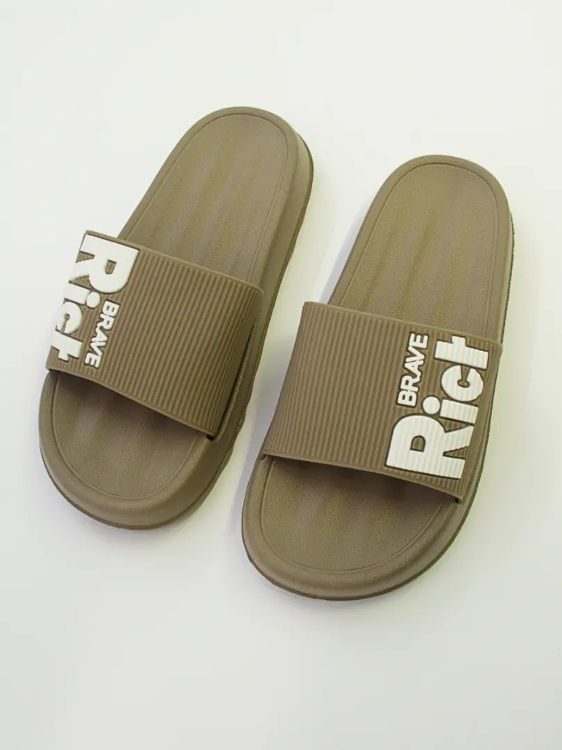 Șlapi de plajă pentru femei