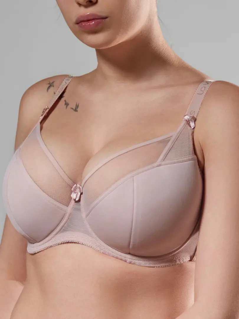 Бюстгальтер с тонкими кружевными аппликациями