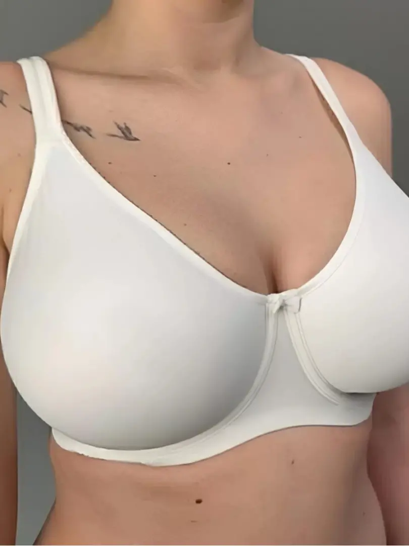 Sutien din microfibră – Confort și susținere invizibilă