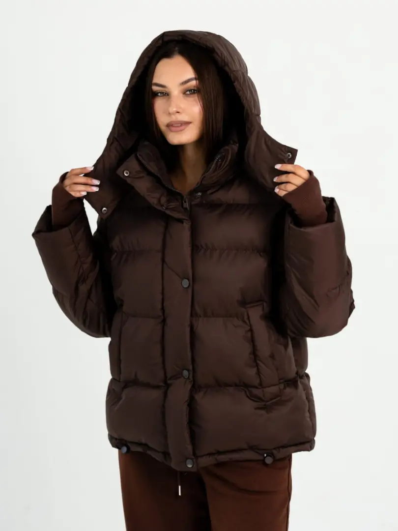 Geacă de toamnă-iarnă călduroasă și modernă