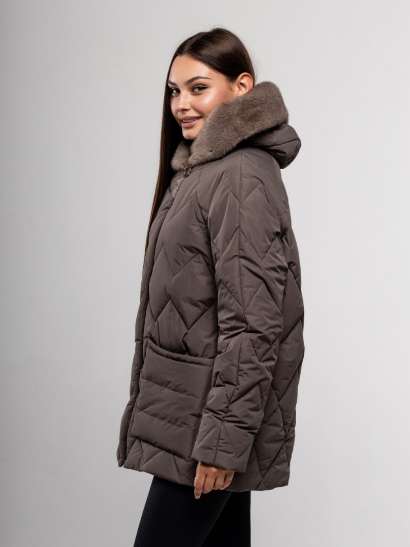 Куртка с меховым воротником