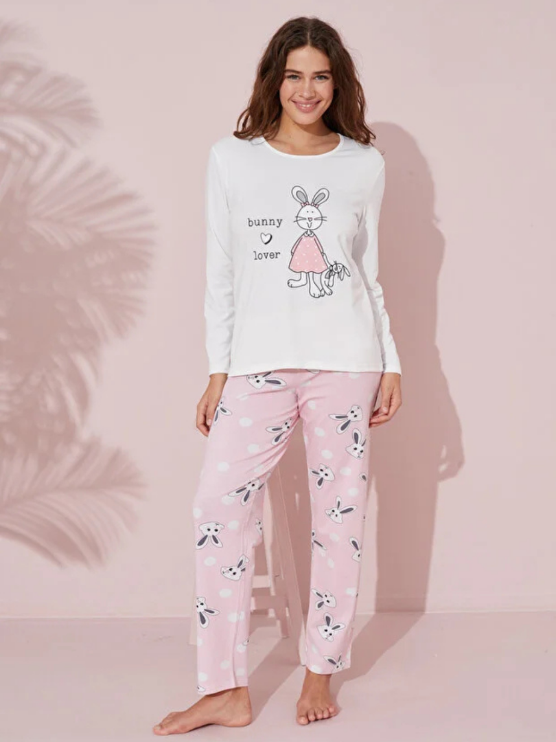 Пижама с зайчиками для женщин