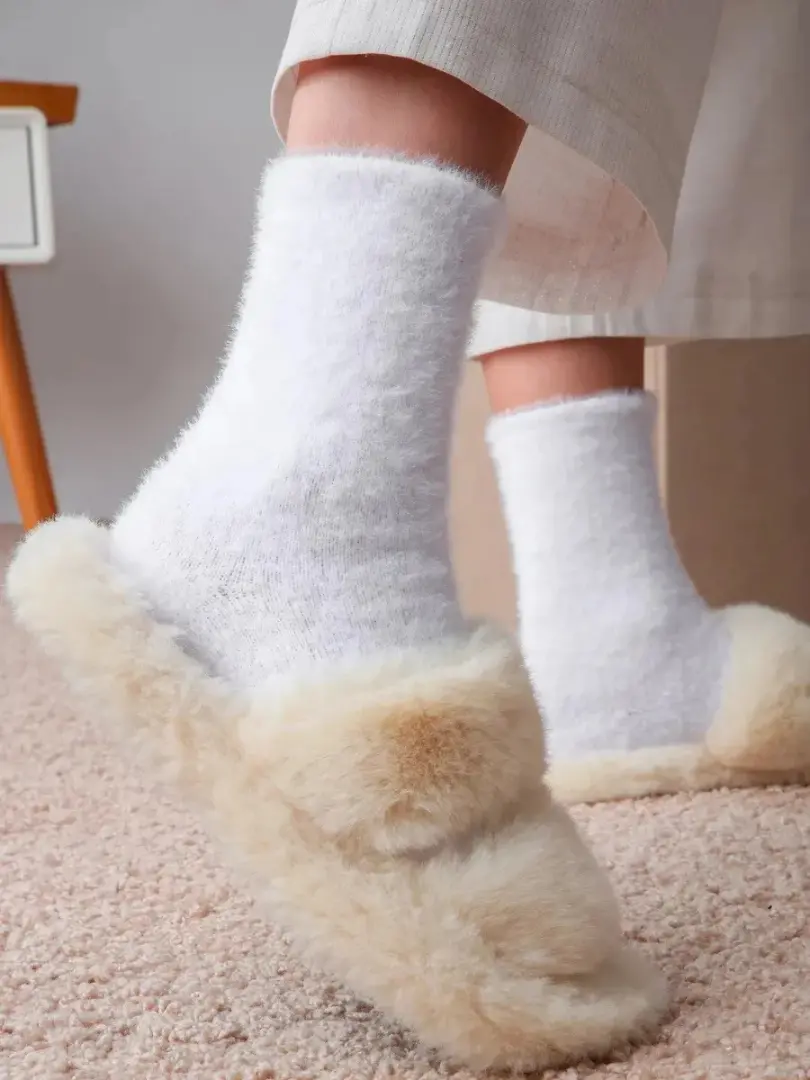 Șosete plușate pentru femei