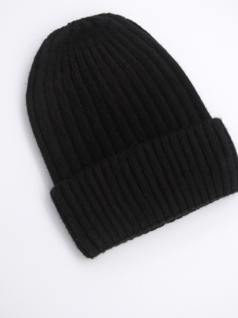 Вязаная шапка из вискозы