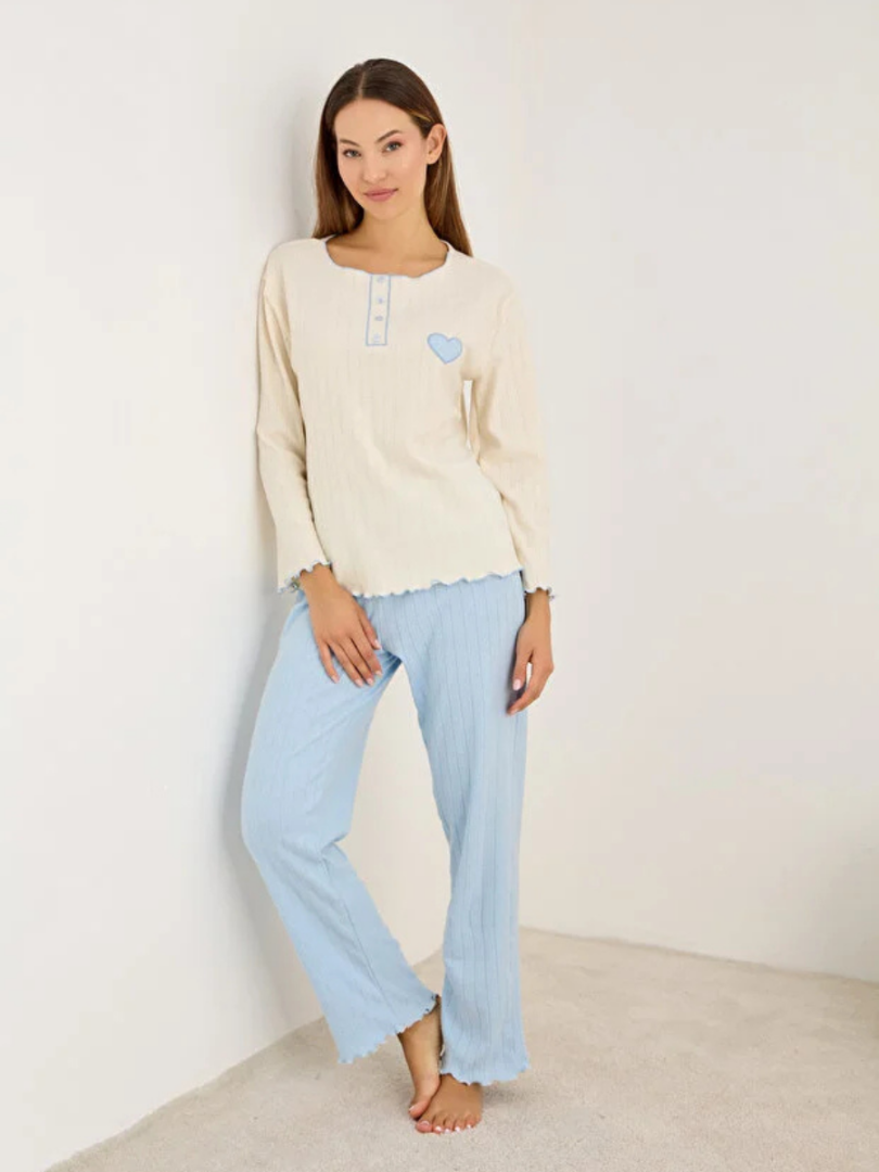 Pijama delicată pentru femei