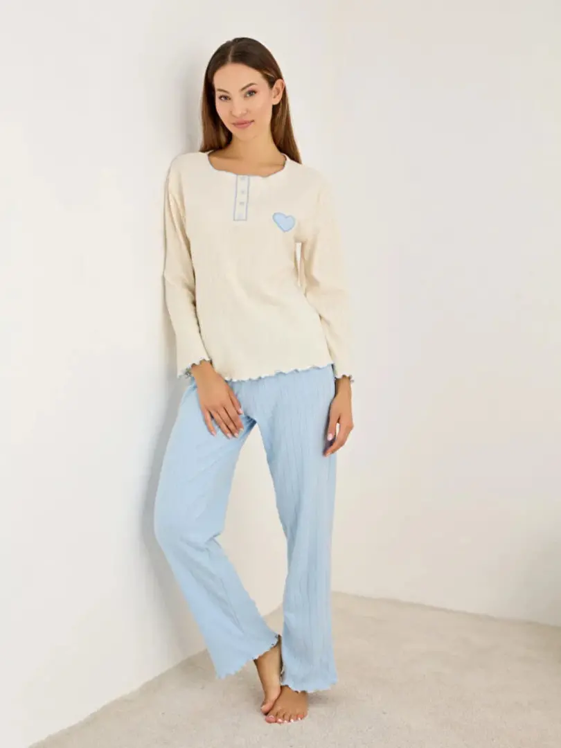 Pijama delicată pentru femei