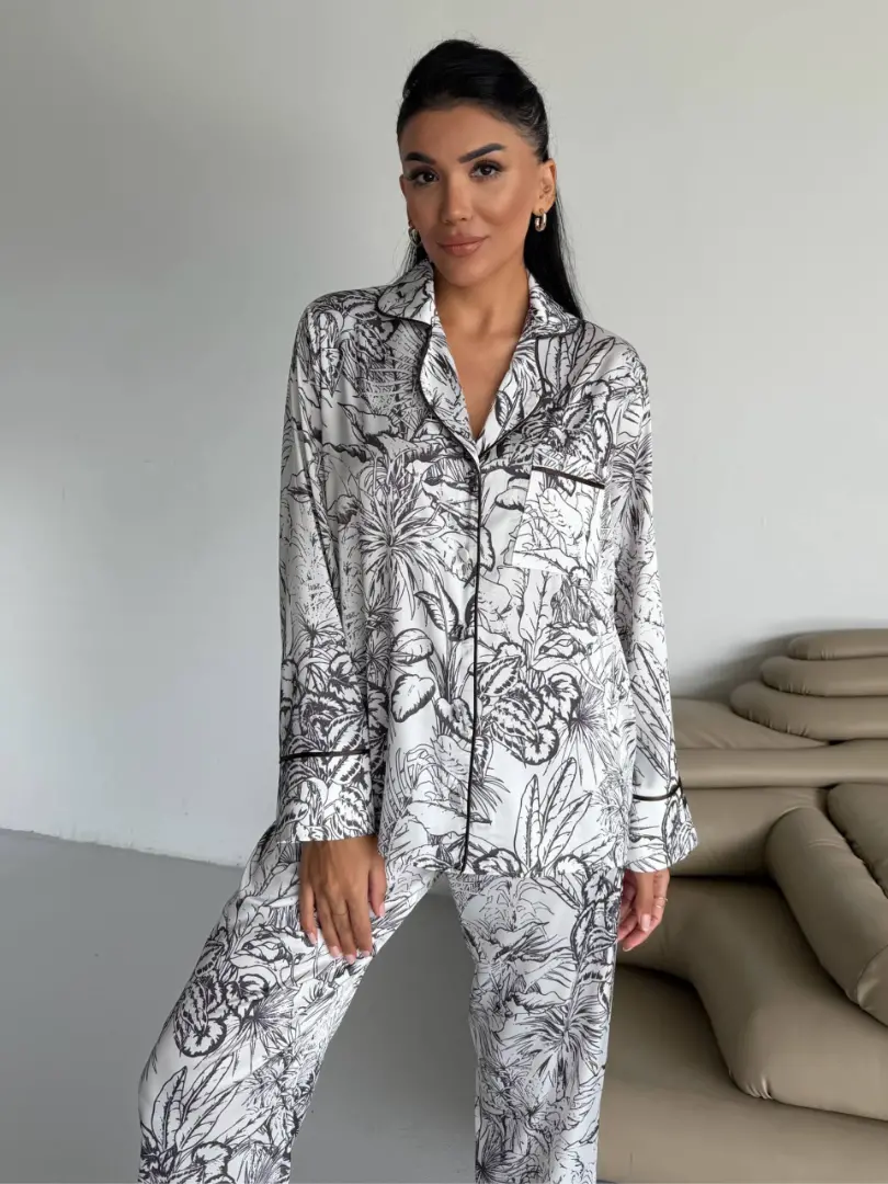 Pijama satinată cu imprimeu floral