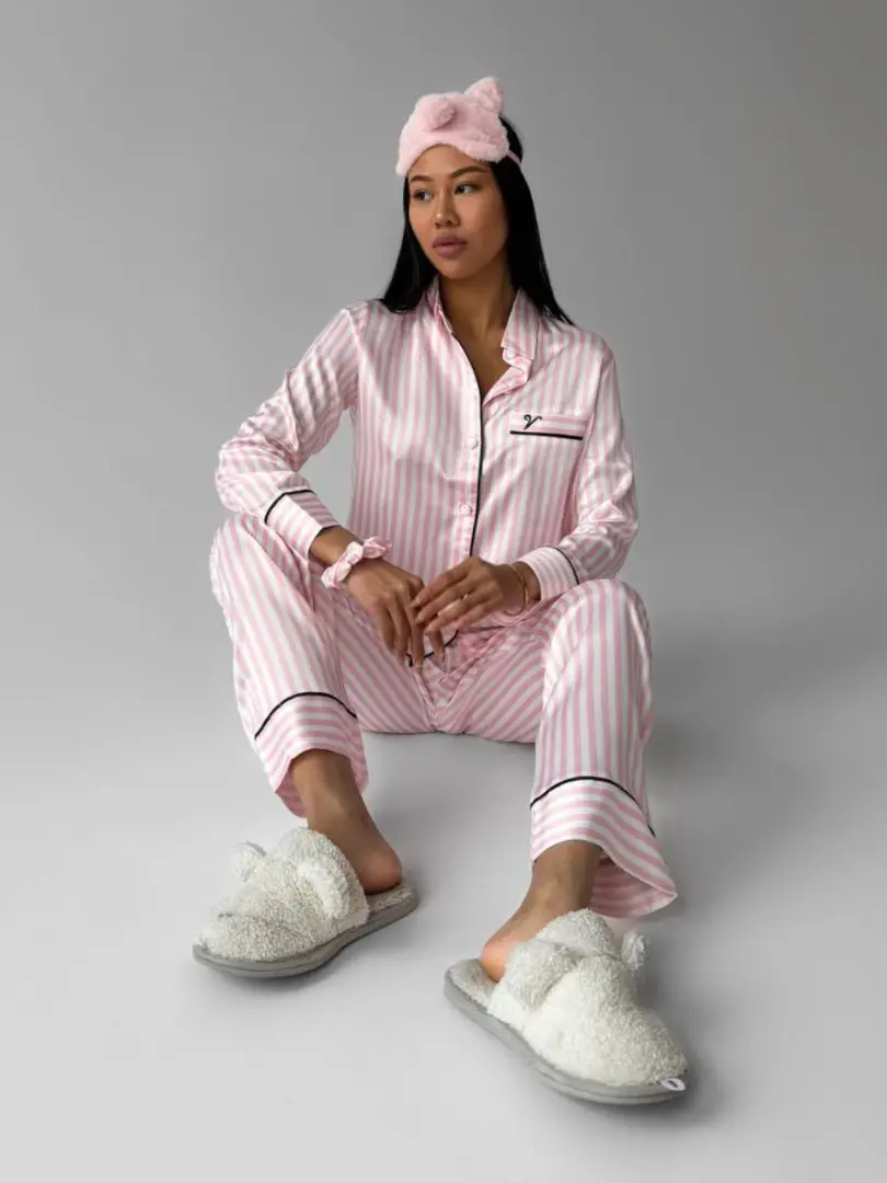 Pijama satinată pentru femei