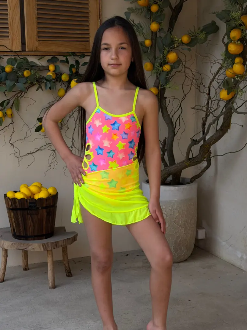 Costum de baie fetițe întreg cu fustiță