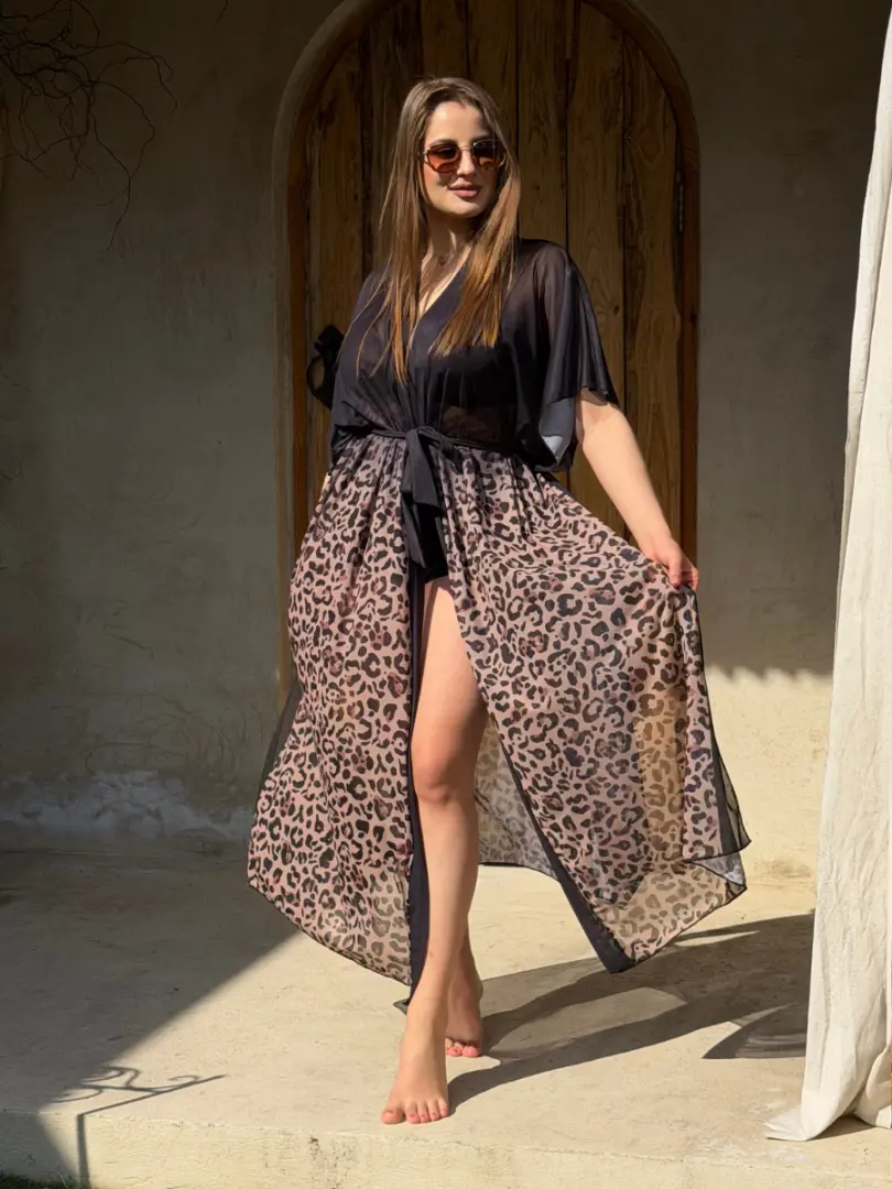 Caftan de plajă vaporos cu imprimeu leopard